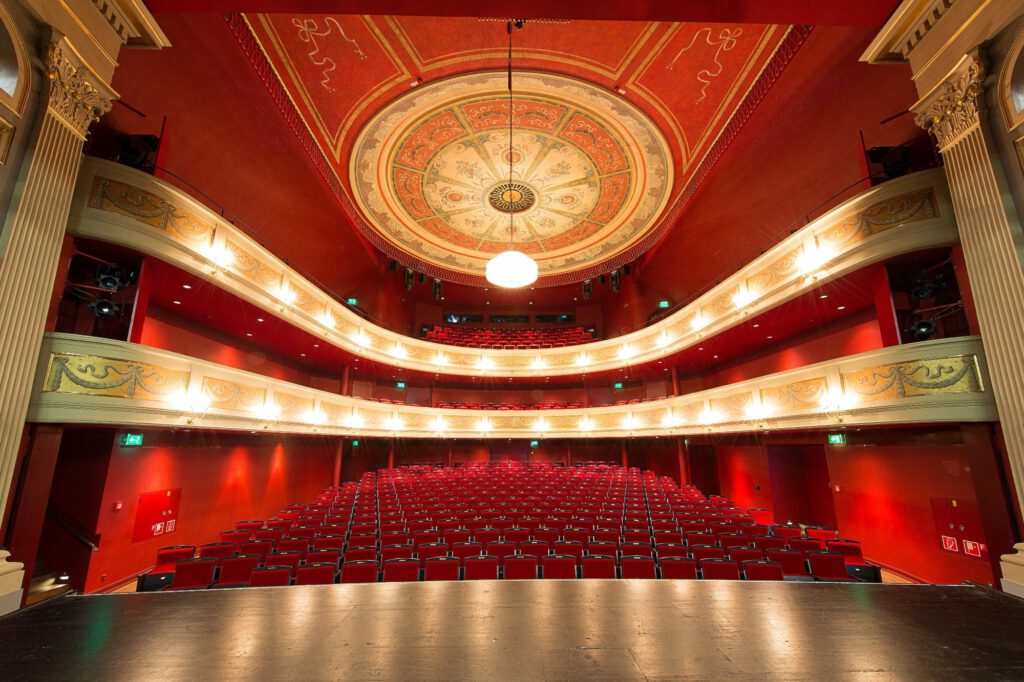 Ein Blick auf die Kulissen des Stadttheaters Kempten
